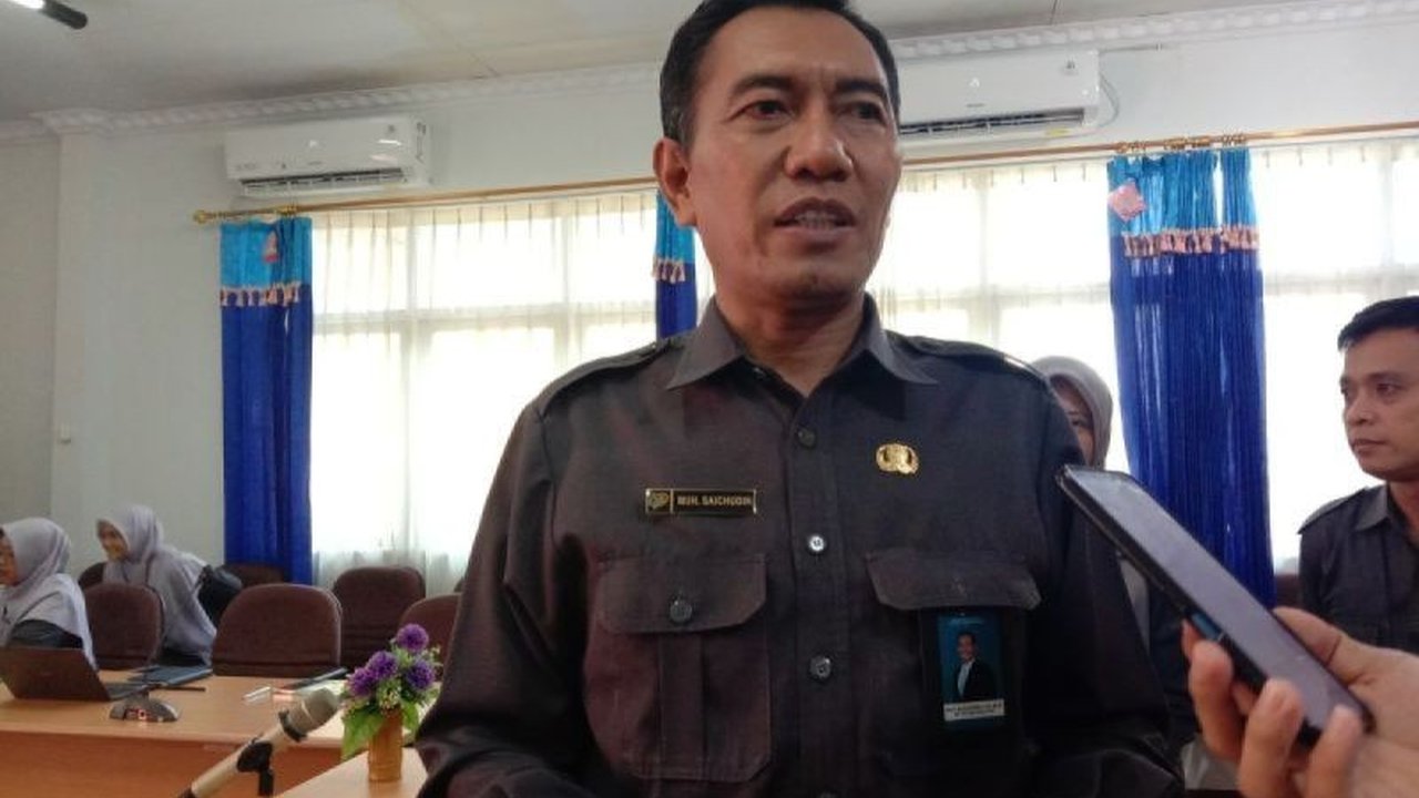 Jumlah penduduk usia kerja di Kalimantan Barat meningkat menjadi 4,31 juta pada Februari 2025, namun peningkatan pengangguran terbuka dan pekerja informal menjadi tantangan bagi pemerintah daerah.