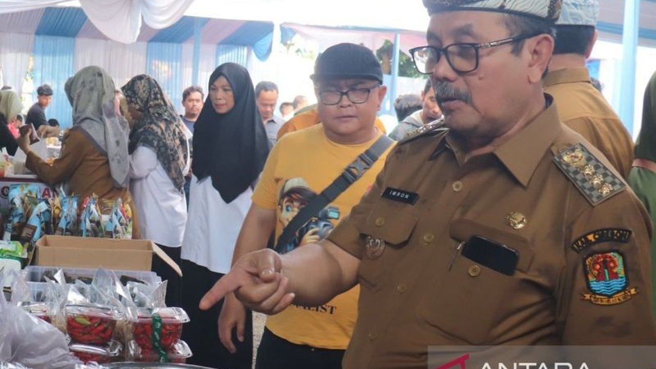 Pemerintah Kabupaten Cirebon berupaya menurunkan angka stunting melalui Gerakan Memasyarakatkan Makan Ikan (Gemarikan) dengan menggelar bazar dan edukasi untuk meningkatkan konsumsi ikan.