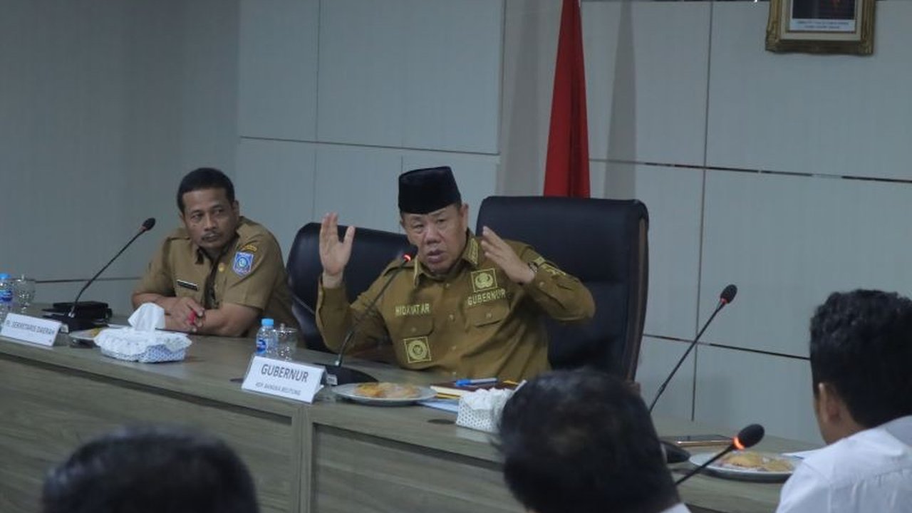Gubernur Kepulauan Bangka Belitung fokus meningkatkan sarana dan prasarana pelabuhan guna mendorong pertumbuhan ekonomi dan menekan inflasi melalui kelancaran transportasi laut.