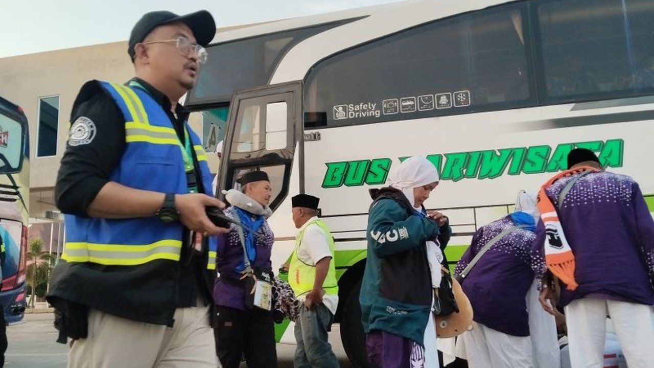 Embarkasi Palembang telah memberangkatkan 1.109 calon haji menuju Tanah Suci pada gelombang pertama, proses pemberangkatan berjalan lancar tanpa kendala berarti.