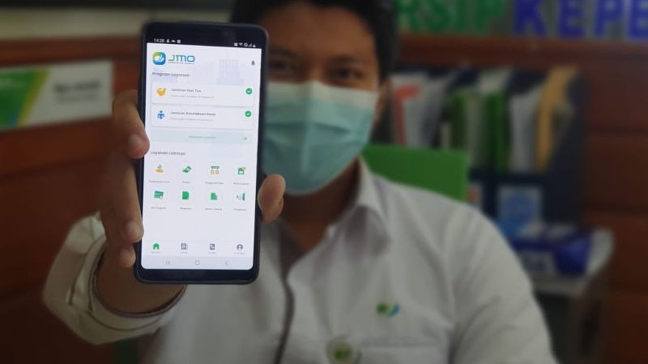 BPJS Ketenagakerjaan mempermudah peserta dengan fitur klaim Jaminan Hari Tua (JHT) hingga Rp15 juta melalui aplikasi Jamsostek Mobile (JMO), tanpa perlu datang ke kantor cabang.