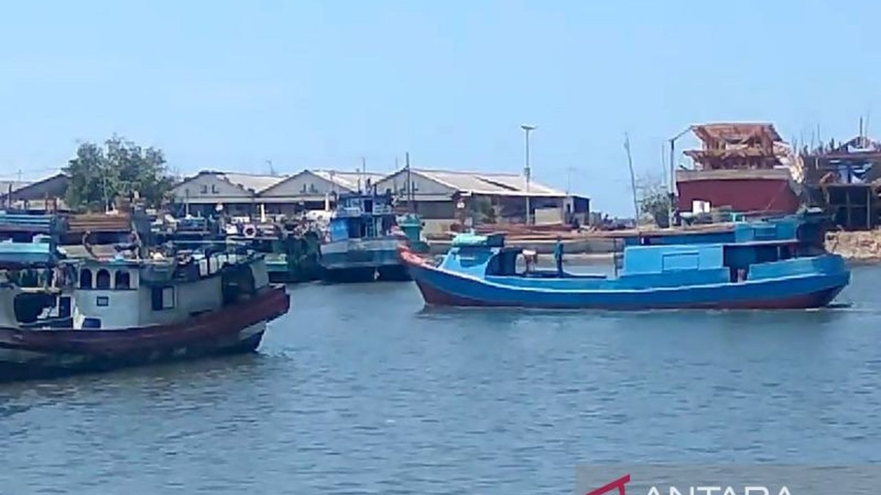 KUD Mino Saroyo Cilacap laporkan transaksi pelelangan ikan mencapai Rp22,1 miliar di kuartal pertama 2025, dengan peningkatan hasil tangkapan diprediksi pada musim panen mendatang.