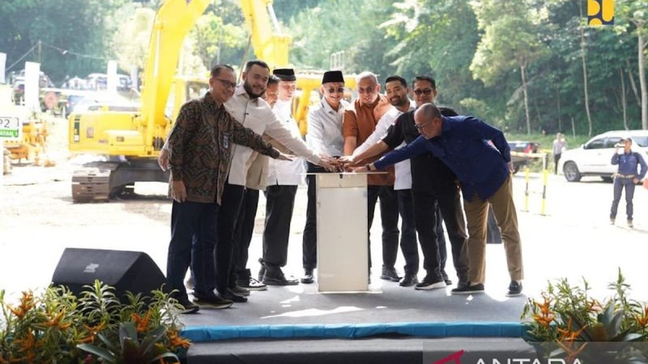 Anggota DPR RI Zigo Rolanda sambut positif perbaikan Jalan Air Dingin, Solok, yang dinilai krusial untuk pengembangan Pembangkit Listrik Tenaga Panas Bumi (PLTP) senilai Rp8,2 triliun di Solok Selatan dan konektivitas antarprovinsi.