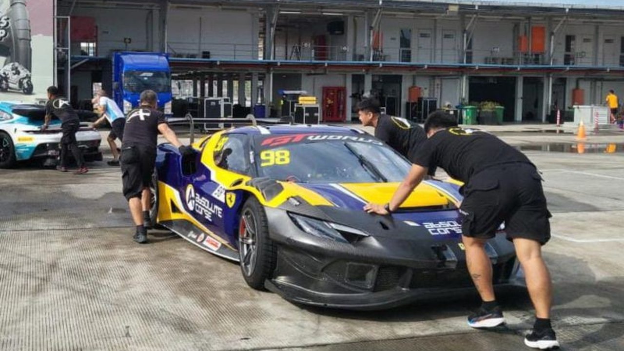 Sirkuit Mandalika menyambut debut GT World Challenge Asia 2025 pada 9-11 Mei 2025 dengan rampungnya proses bongkar muat logistik, menandai kesiapan Indonesia menggelar balap mobil kelas dunia.