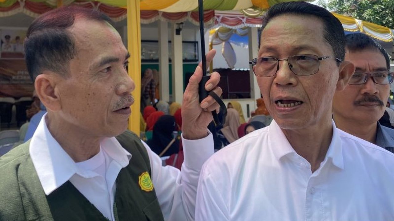 Sapi kurban seberat 800 kg dari Presiden Jokowi akan dikurbankan di Masjid Sultan Mahmud Riayat Syah, Batam, pada Idul Adha 1446 H, karena kapasitas masjid dan jumlah jamaahnya yang besar.