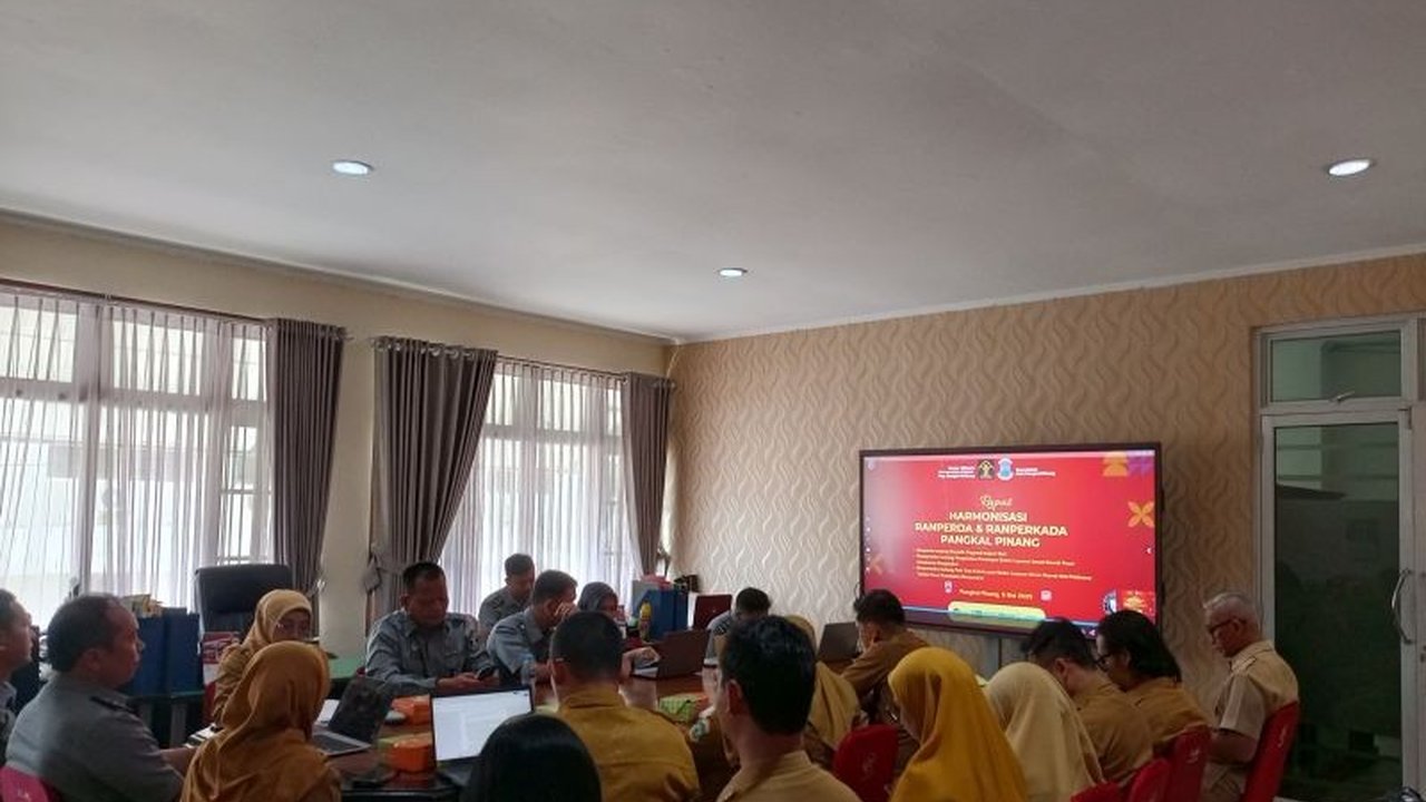 Kemenkumham Provinsi Kepulauan Bangka Belitung telah melakukan harmonisasi terhadap tiga Ranperda Kota Pangkalpinang untuk memastikan keselarasan dengan peraturan perundang-undangan yang berlaku, guna mewujudkan tata kelola pemerintahan yang lebih baik.