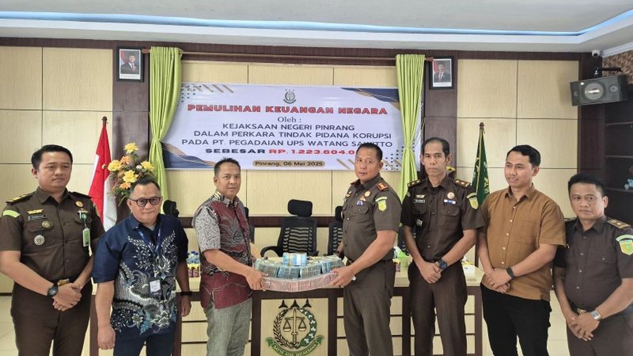 Kejari Pinrang menerima uang hasil lelang barang rampasan korupsi senilai Rp1,22 miliar lebih dari kasus Annisa Resqia Maskur dan memusnahkan barang bukti narkoba dari berbagai kasus.