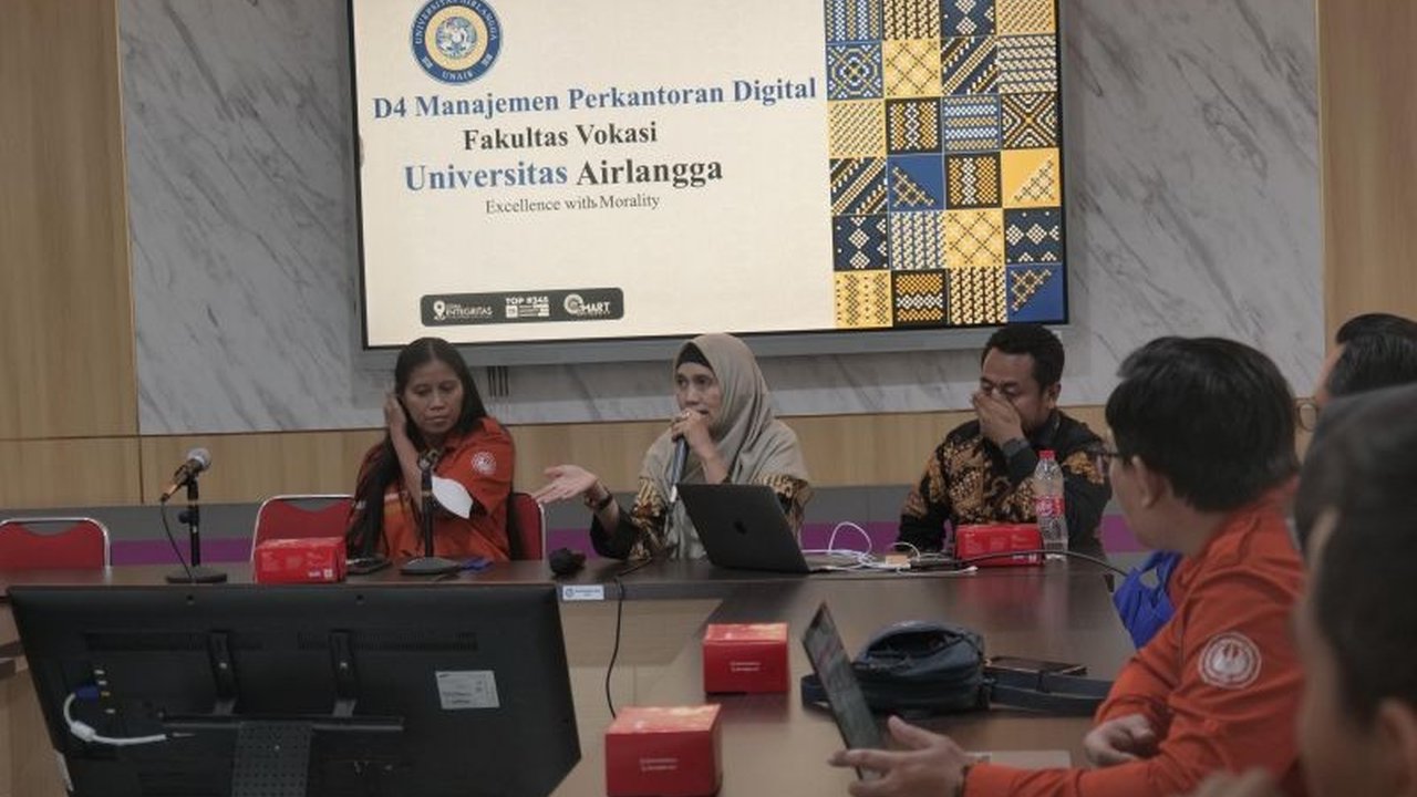 Universitas Negeri Yogyakarta (UNY) jajaki kerja sama dengan Fakultas Vokasi Universitas Airlangga (Unair) untuk perkuat sinergi pendidikan vokasi di Indonesia, khususnya dalam pengembangan laboratorium digital dan kurikulum terapan.
