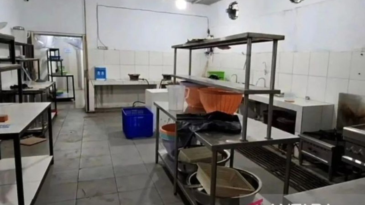 Yayasan MBG Kalibata berencana mencari mitra dapur baru setelah adanya laporan dugaan penggelapan dana Rp975.375.000 dari Ira Mesra, mitra dapur sebelumnya.