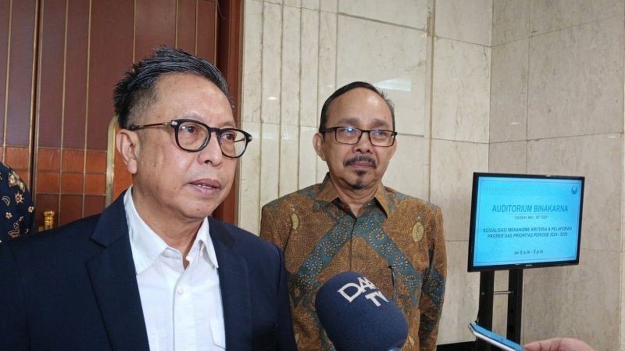 Kementerian Lingkungan Hidup (KLH) akan menindak tegas perusahaan yang buruk dalam pengelolaan lingkungan, dengan sanksi administrasi hingga pencabutan izin usaha berdasarkan hasil Program Penilaian Peringkat Kinerja Perusahaan (PROPER).
