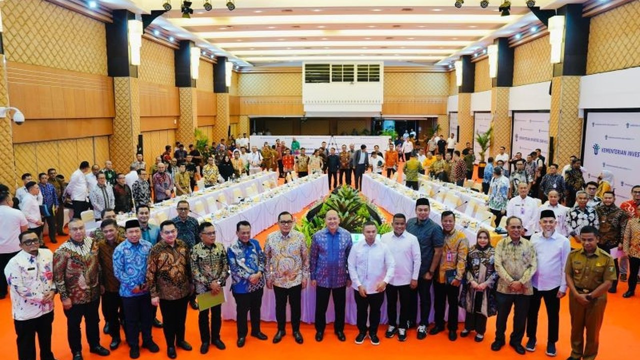 Gubernur Riau mengusulkan pembangunan rel kereta api untuk angkutan batubara guna mengurangi kerusakan jalan akibat truk-truk bermuatan tonase berlebih, suatu masalah yang juga dibahas dalam pertemuan dengan Menteri Investasi.