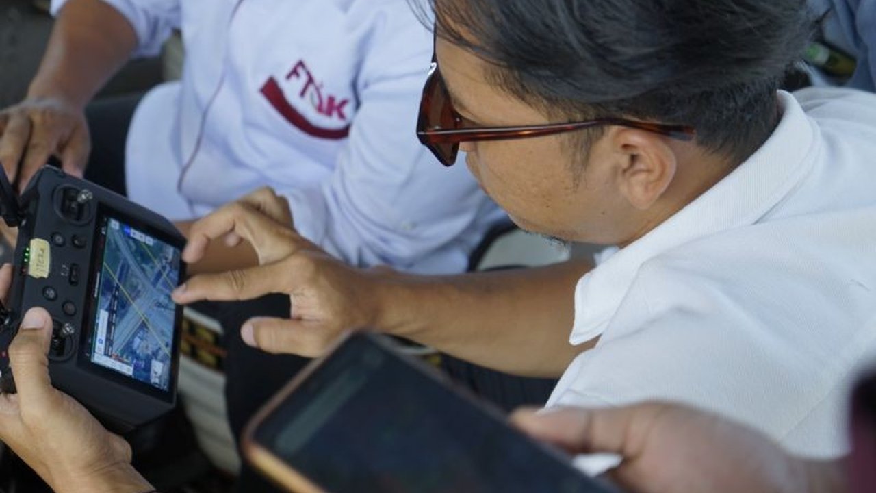 Tim Itera bersama PT ASDP Indonesia Ferry Cabang Bakauheni meneliti penyebab genangan air di pelabuhan untuk mencegah banjir jangka panjang.