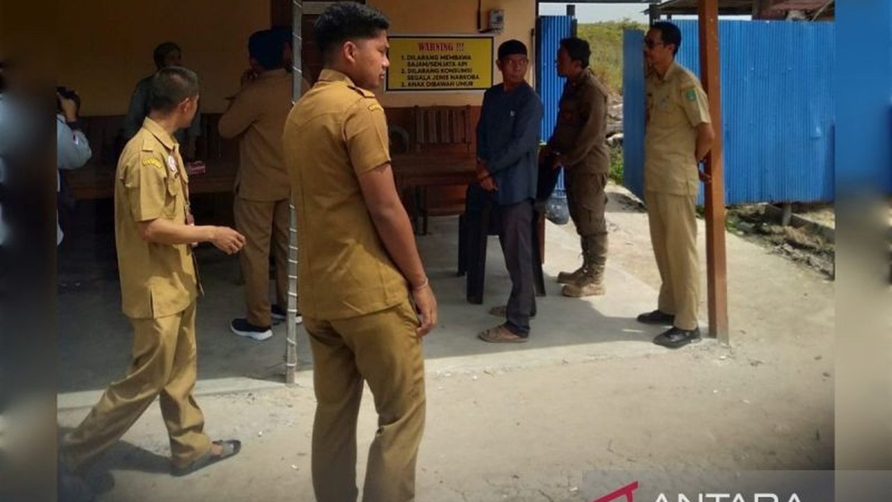 Bupati Sukamara, Kalimantan Tengah, menutup sejumlah tempat hiburan malam dan penjual miras ilegal tanpa izin untuk mencegah konflik dan meresahkan warga.