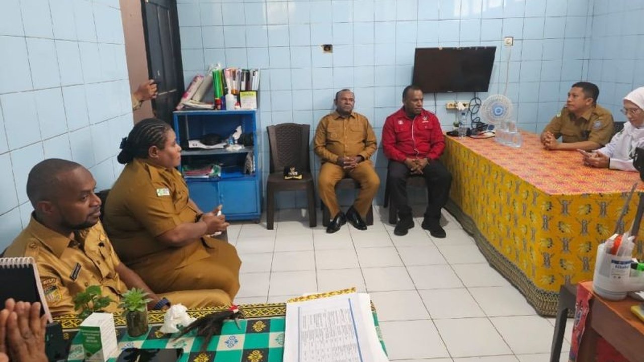 Dinas Kesehatan Papua memberikan pendampingan program Cek Kesehatan Gratis (CKG) di Kabupaten Sarmi yang telah menjangkau 321 warga, kendati masih ada kendala sarana dan prasarana kesehatan.