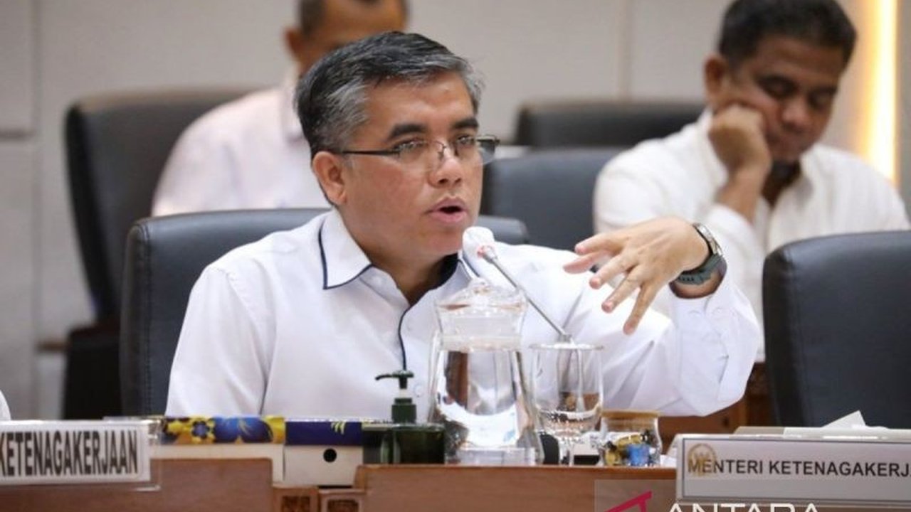 Menteri Ketenagakerjaan RI menyatakan pasar kerja Indonesia tetap tangguh pada tahun 2025, dengan angka pengangguran terbuka terendah sejak krisis 1998 dan penambahan jutaan lapangan kerja baru.
