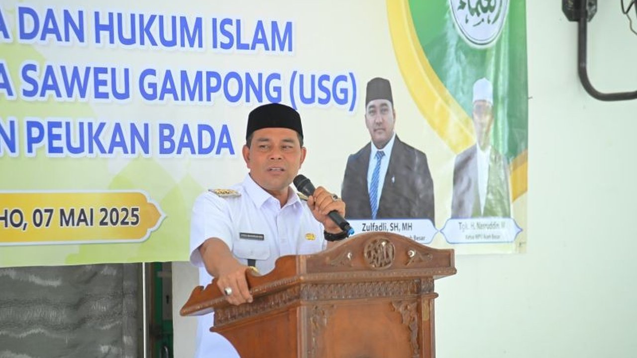 Bupati Aceh Besar, Muharram Idris, menekankan pentingnya penerapan syariat Islam secara menyeluruh di Aceh Besar, termasuk pengajian rutin dan program 'Pageu Gampong' untuk memperkuat ketahanan sosial dan akidah.