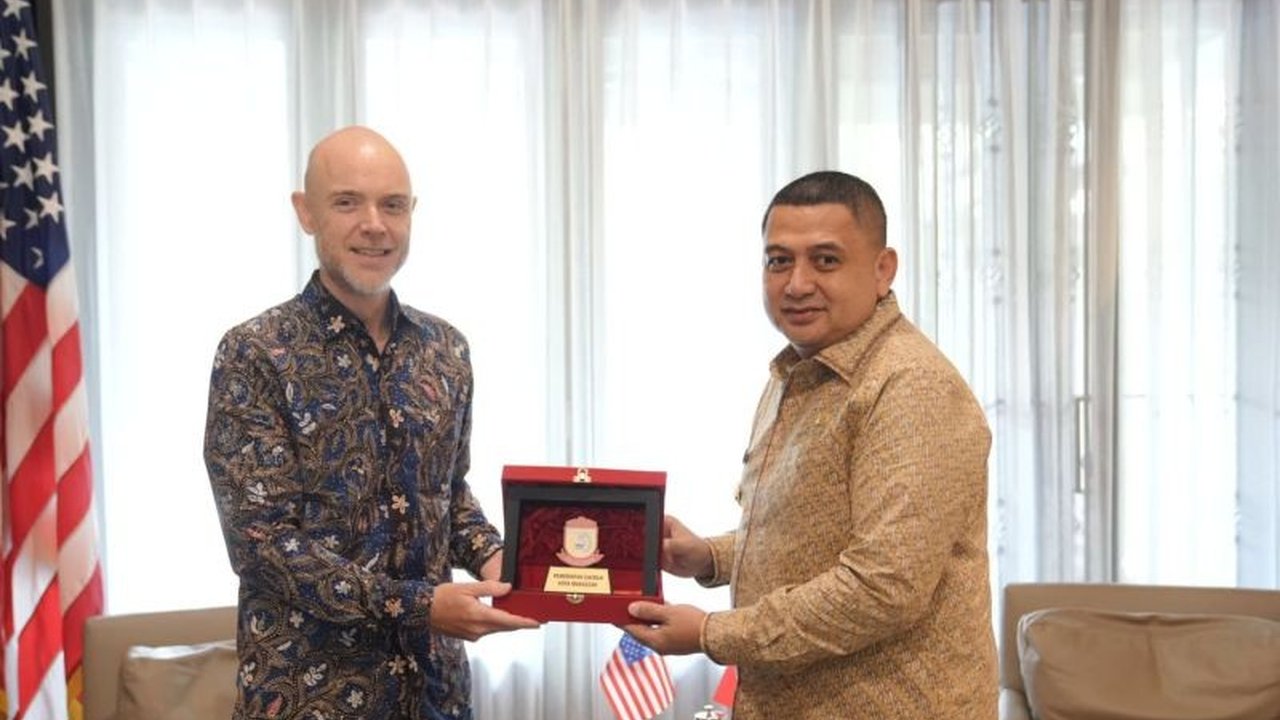 Wali Kota Makassar, Munafri Arifuddin, bertemu Konjen AS untuk membahas potensi kerja sama investasi dan pengembangan SDM di Makassar, termasuk tindak lanjut peresmian American Corner Makassar.