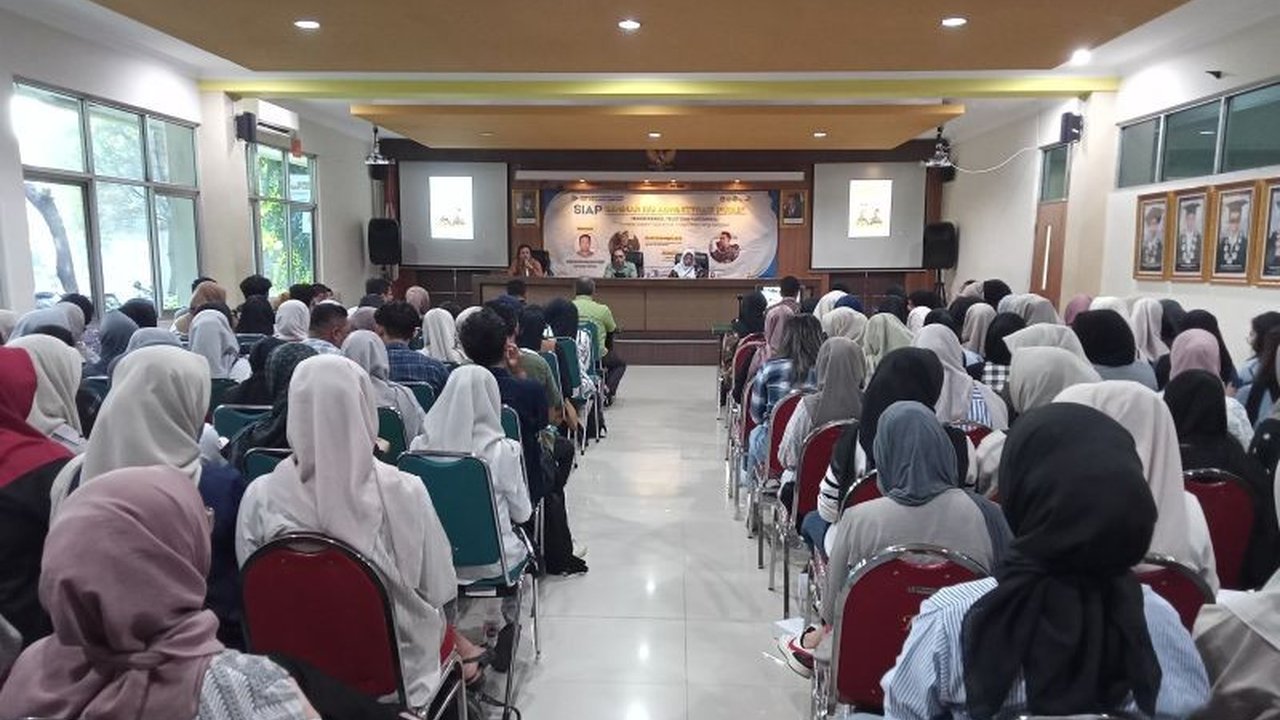 Seminar nasional di UPN Veteran Jatim soroti pentingnya transparansi, kepercayaan publik, dan partisipasi aktif masyarakat dalam membangun pemerintahan yang tangguh dan adaptif menghadapi ketidakpastian global.