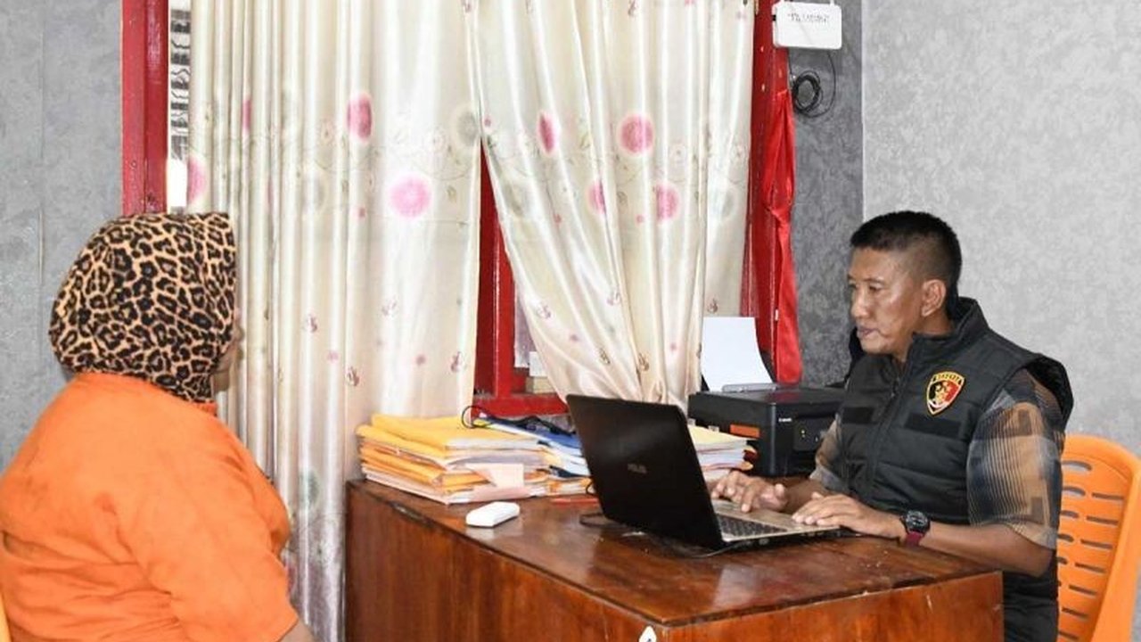 Polres Aceh Timur mengungkap kasus penipuan yang dilakukan seorang ibu rumah tangga terhadap empat agen BRILink dengan total kerugian mencapai Rp28,8 juta.