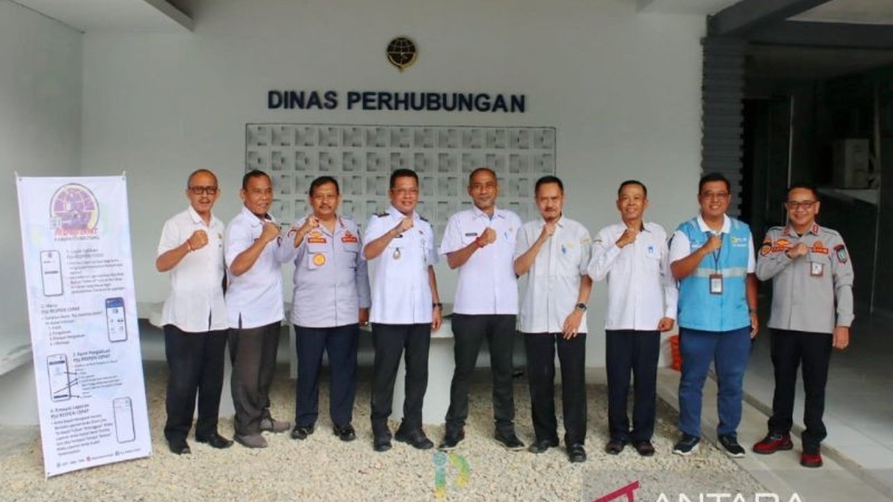 Kabupaten Belitung luncurkan aplikasi 'PJU Respon Cepat' untuk mempercepat pelaporan dan perbaikan kerusakan lampu jalan umum (PJU), mengatasi keluhan masyarakat terkait lambatnya penanganan kerusakan sebelumnya.