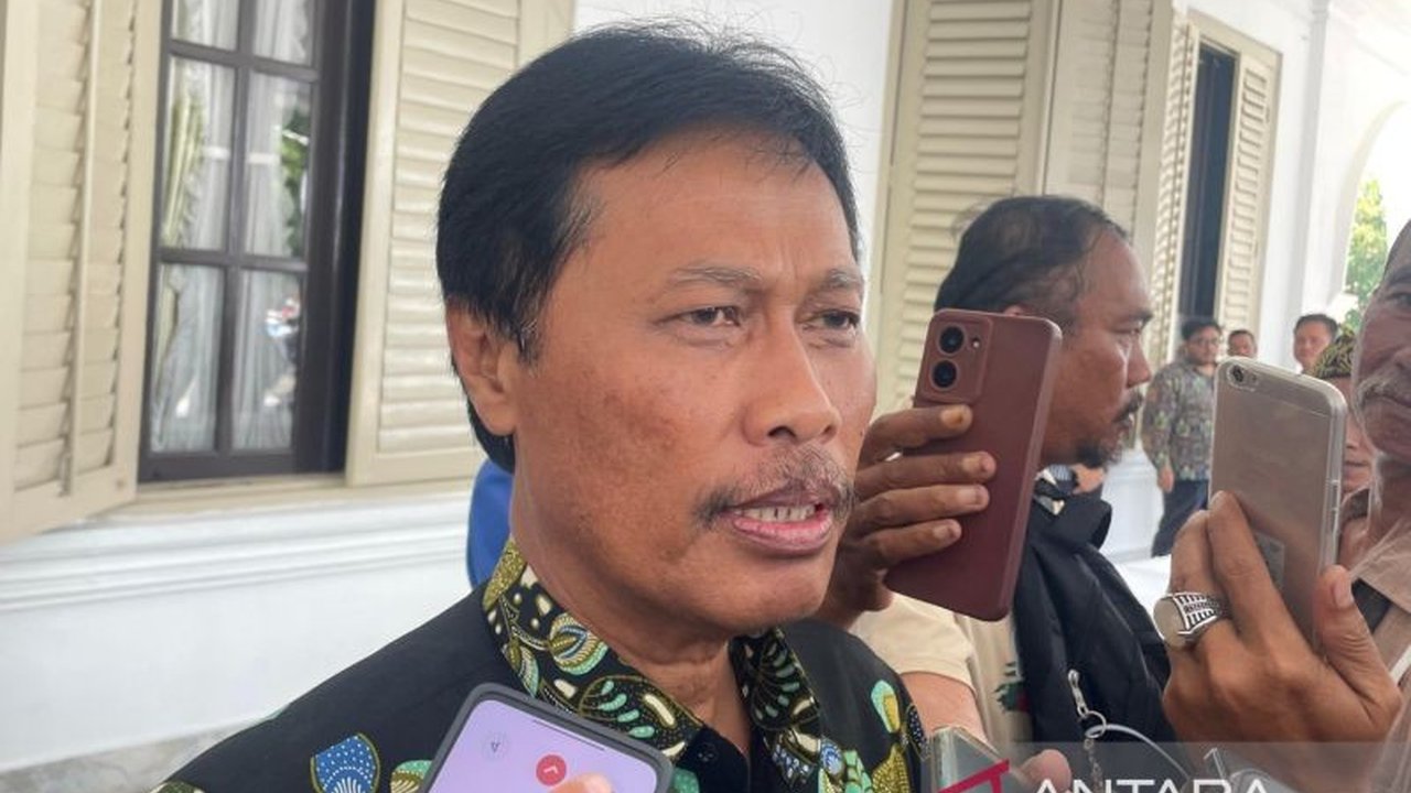 Pemerintah Kota Cirebon mengusulkan empat isu strategis dalam Musrenbang Jabar 2025, meliputi pengelolaan wilayah pesisir, perlintasan sebidang kereta api, normalisasi sungai, dan peningkatan infrastruktur jalan.