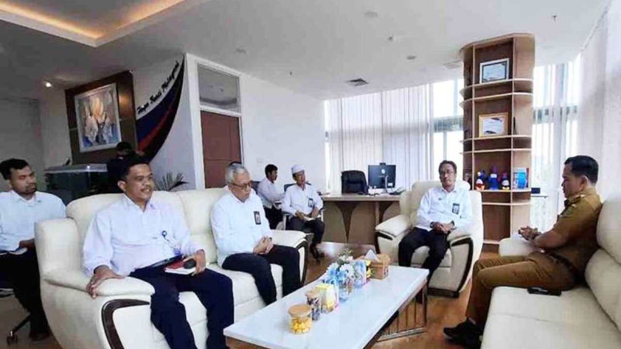 Bupati Pulang Pisau, Ahmad Rifa'i, berkoordinasi dengan BPKP Kalteng untuk memperkuat tata kelola keuangan dan pembangunan daerah, dengan fokus pada sektor pendidikan, kesehatan, kemiskinan, stunting, dan UMKM.