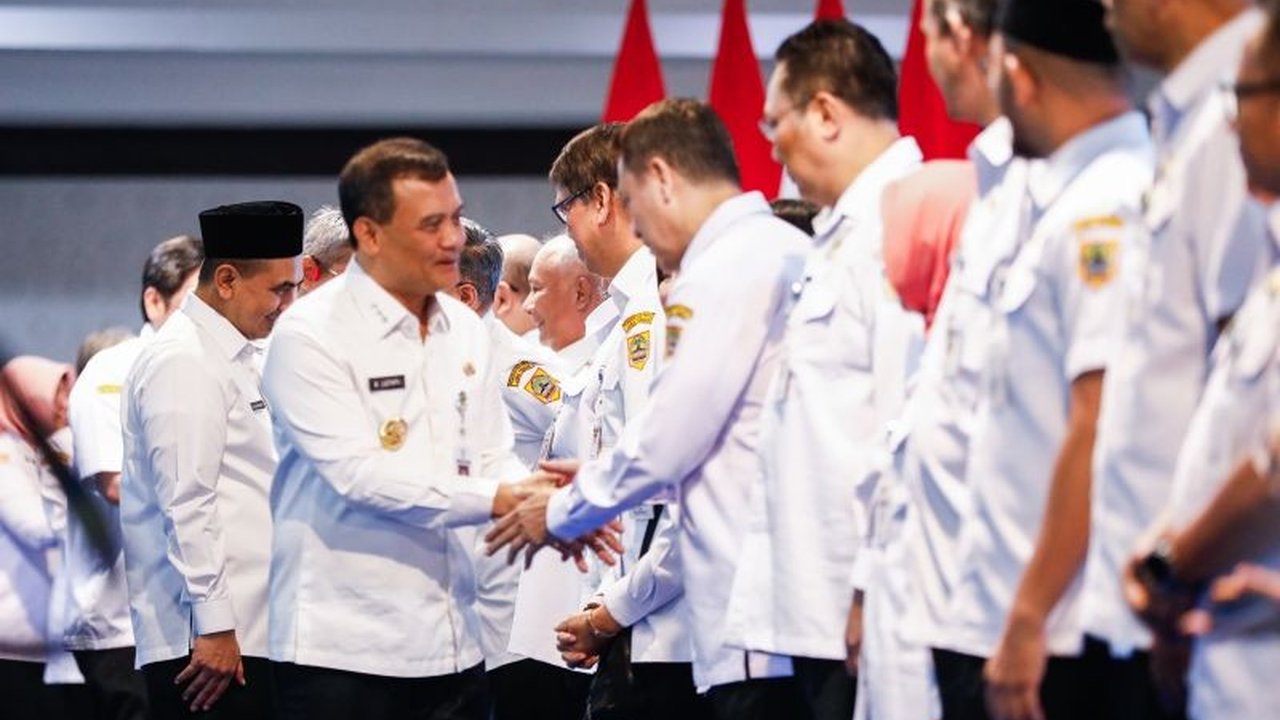 Gubernur Jawa Tengah, Ahmad Luthfi, memastikan mutasi 29 pejabat pimpinan tinggi pratama di lingkungan Pemprov Jateng bebas dari praktik titipan atau jual beli jabatan, dilakukan berdasarkan sistem merit.