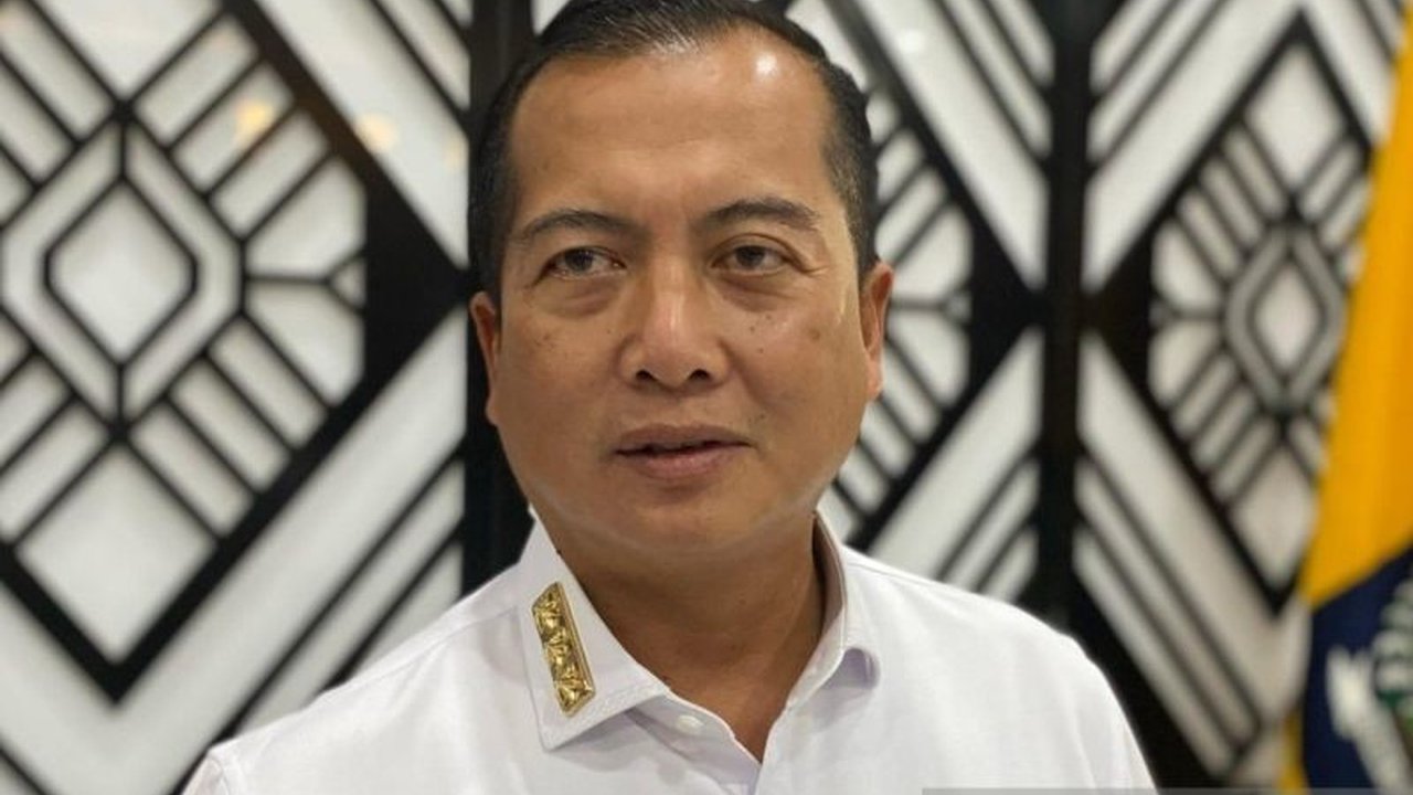 Gubernur NTB, Lalu Muhamad Iqbal, menyatakan bahwa usulan pembentukan Provinsi Pulau Sumbawa merupakan kebijakan pemerintah pusat, bukan daerah, dan saat ini masih dalam moratorium.