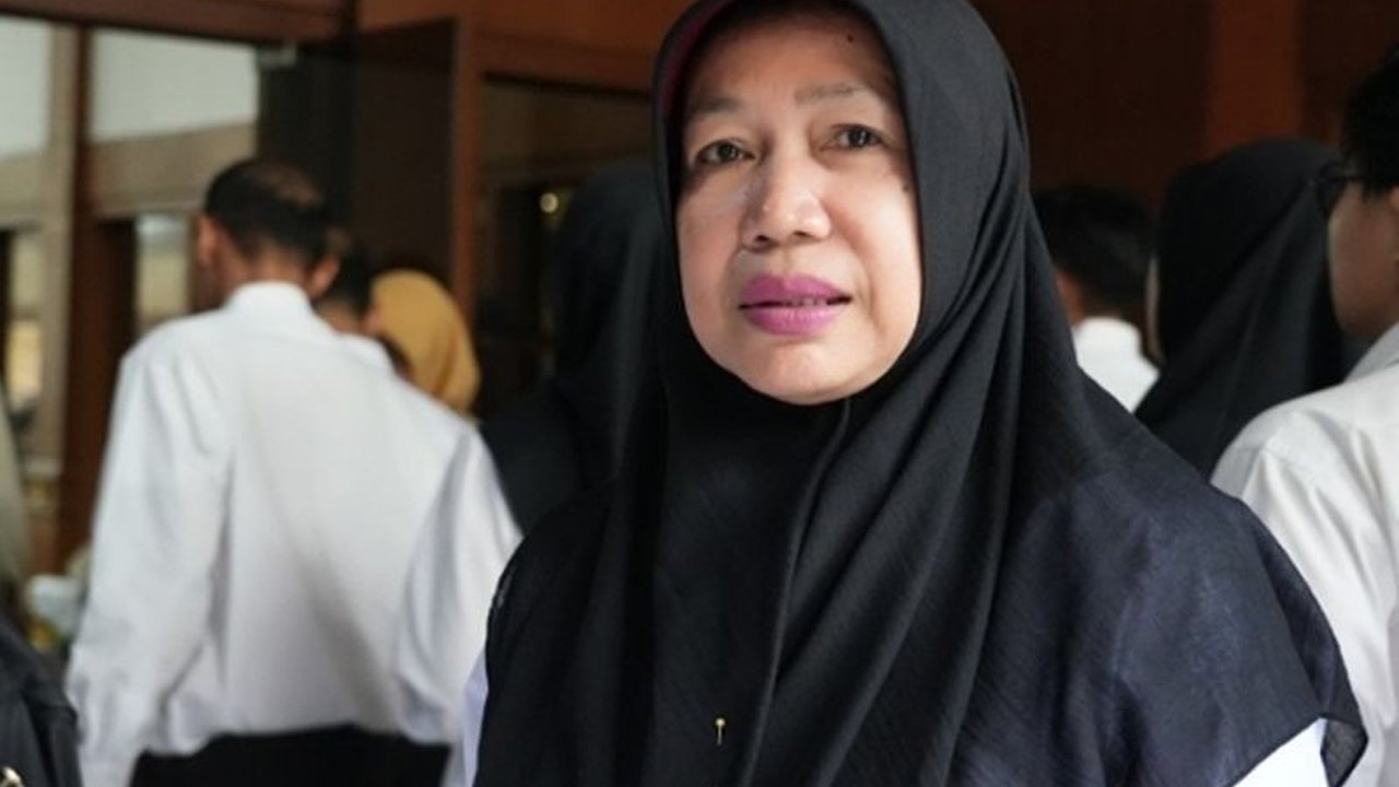 Sri Lestari (56), peserta tertua seleksi PPPK tahap II 2024 di Jakarta Barat, optimis lolos seleksi dan berharap dapat mengabdi pada Pemprov DKI Jakarta.