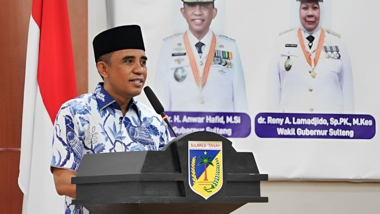Gubernur Sulawesi Tengah melarang wisuda PAUD dan SD untuk mengurangi beban ekonomi orang tua, mengutamakan kegiatan edukatif yang kreatif dan menyenangkan.