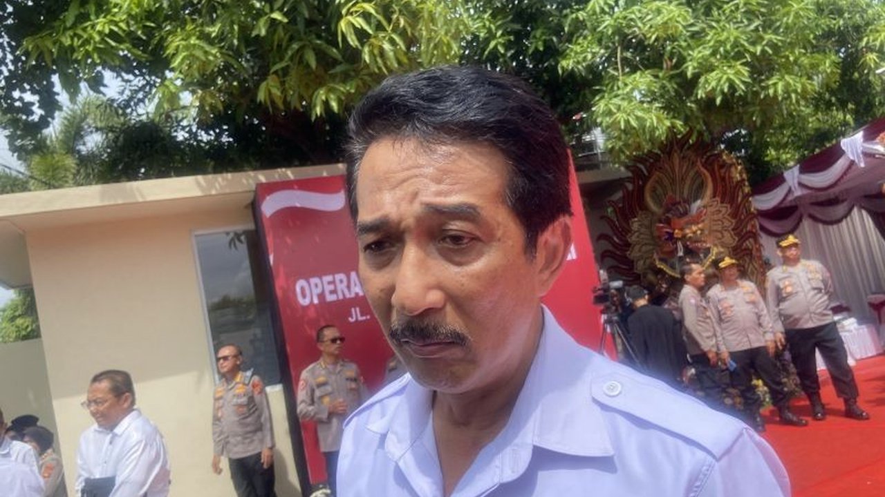 Disdikpora Bali berencana membangun Sekolah Rakyat di Karangasem untuk siswa miskin, dengan konsep asrama dan biaya pendidikan ditanggung pemerintah, ditargetkan beroperasi pada 2026.