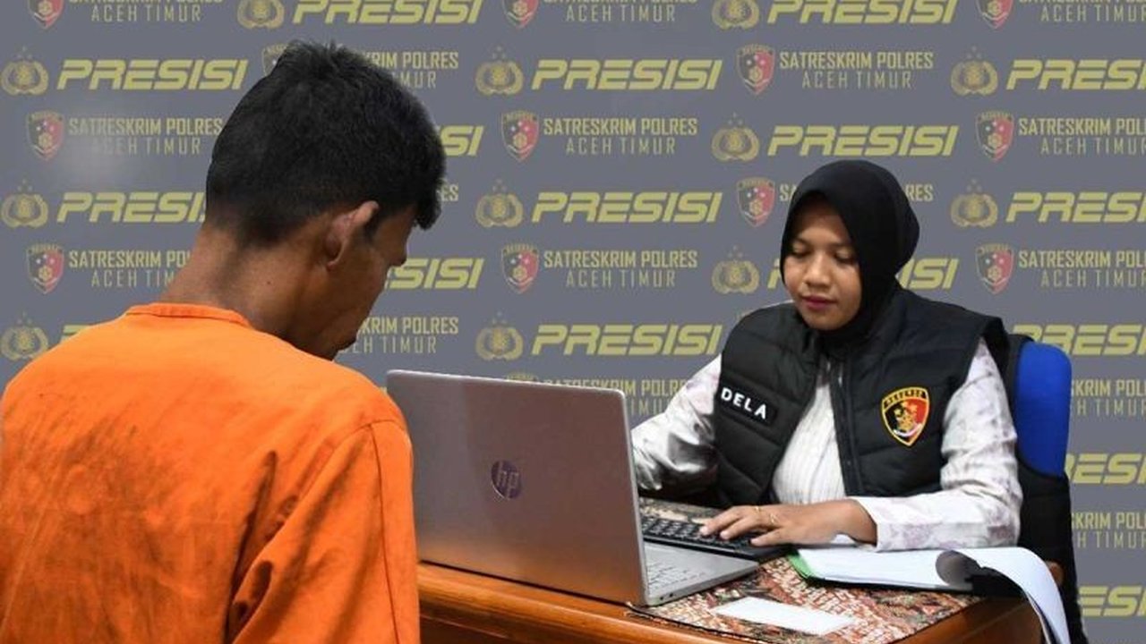 Pelaku pemerkosaan anak di Aceh Timur, US (40), ditangkap setelah dua tahun menjadi buronan dan terancam hukuman cambuk hingga 200 kali atau penjara 200 bulan.