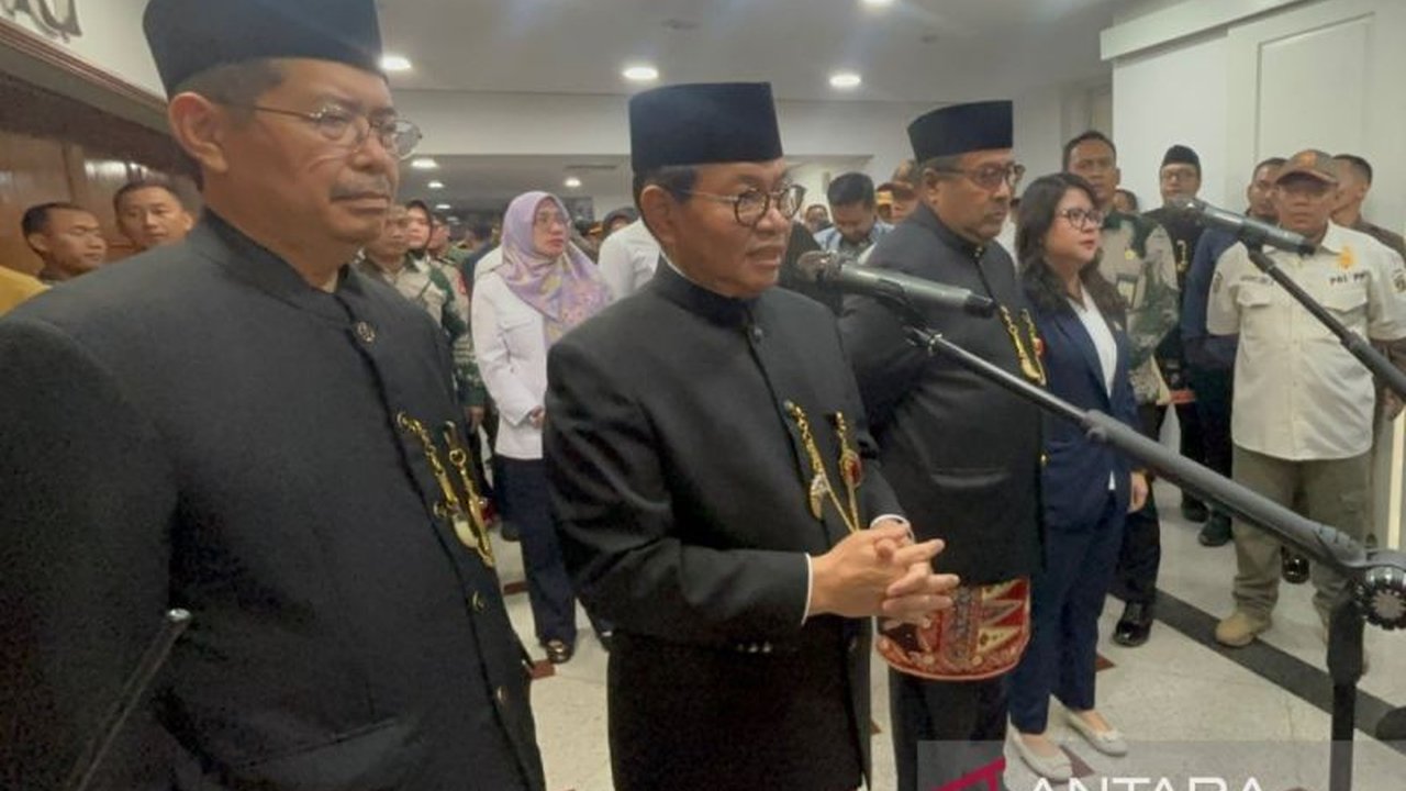 Gubernur DKI Jakarta, Pramono Anung, melantik 59 pejabat baru, termasuk lima wali kota dan sejumlah kepala dinas, dengan pesan tegas tentang profesionalitas dan larangan penipuan rekrutmen.