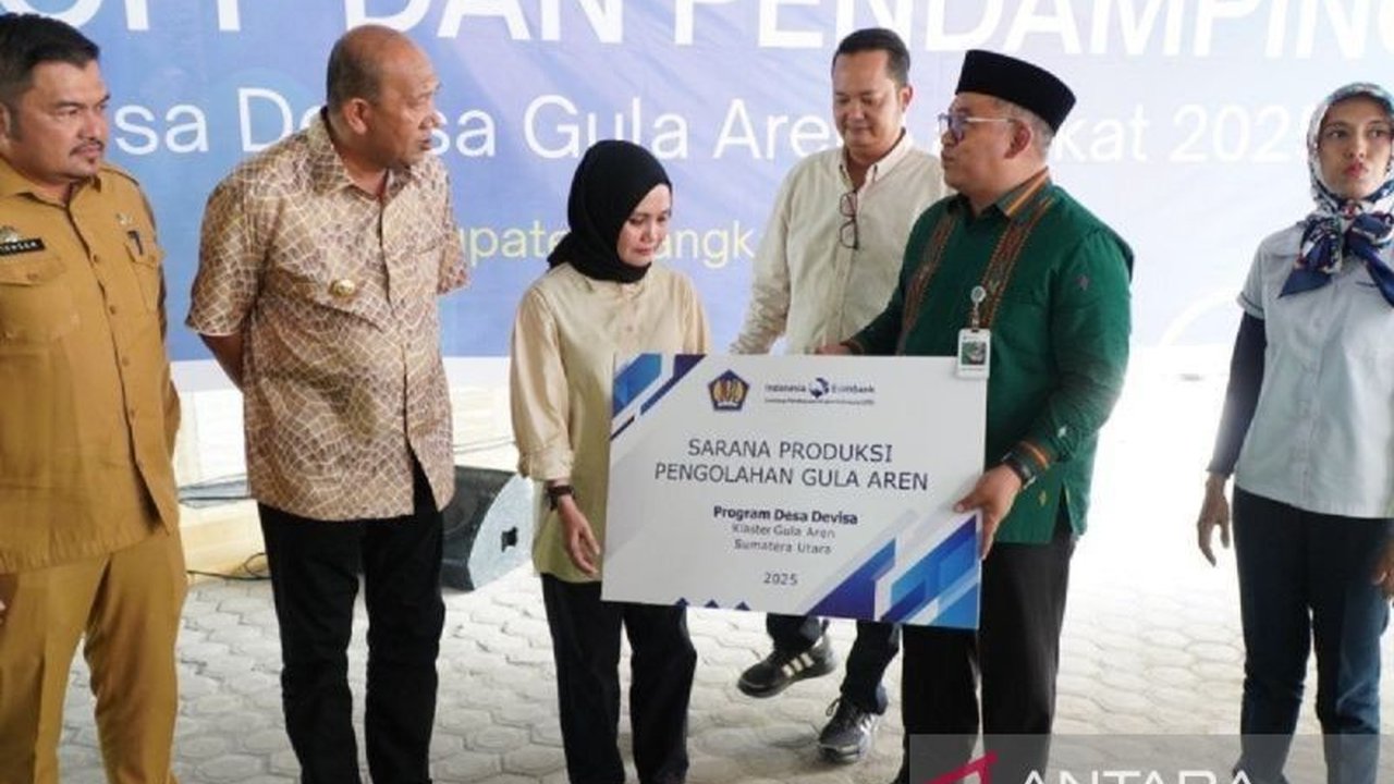 Pemerintah Kabupaten Langkat, Sumatera Utara, gencar mendorong pengembangan gula aren cair untuk meningkatkan kesejahteraan masyarakat dan menjadikan komoditas ini sebagai ikon daerah sekaligus produk ekspor unggulan.