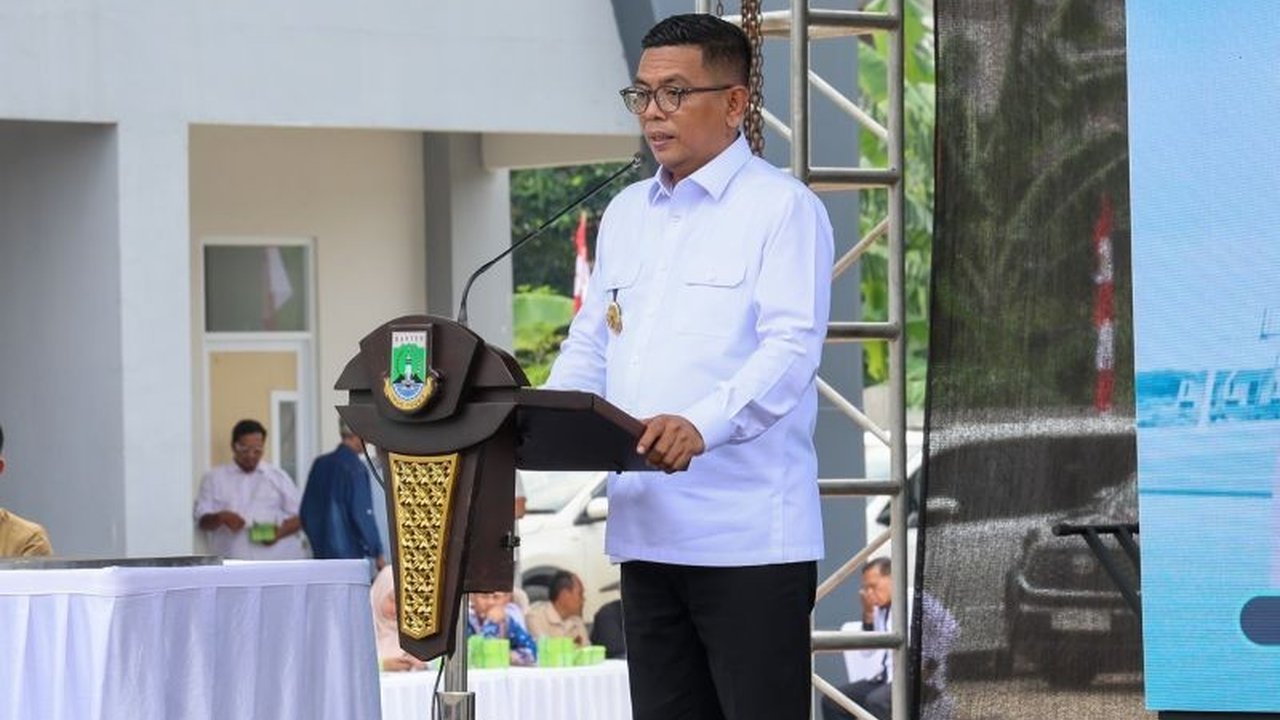 Gubernur Banten, Andra Soni, tegas melarang praktik titip menitip siswa dalam SPMB 2025 dan meminta sekolah negeri dan swasta memberikan kesempatan yang sama.