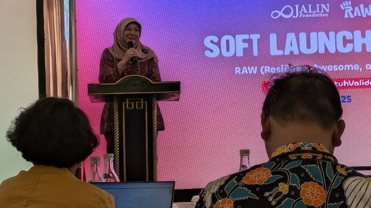 Kementerian Kesehatan RI menekankan pentingnya melindungi generasi muda dari bahaya rokok, terutama dengan meningkatnya popularitas rokok elektrik, dan mendorong gaya hidup sehat sebagai pendekatan yang lebih efektif.