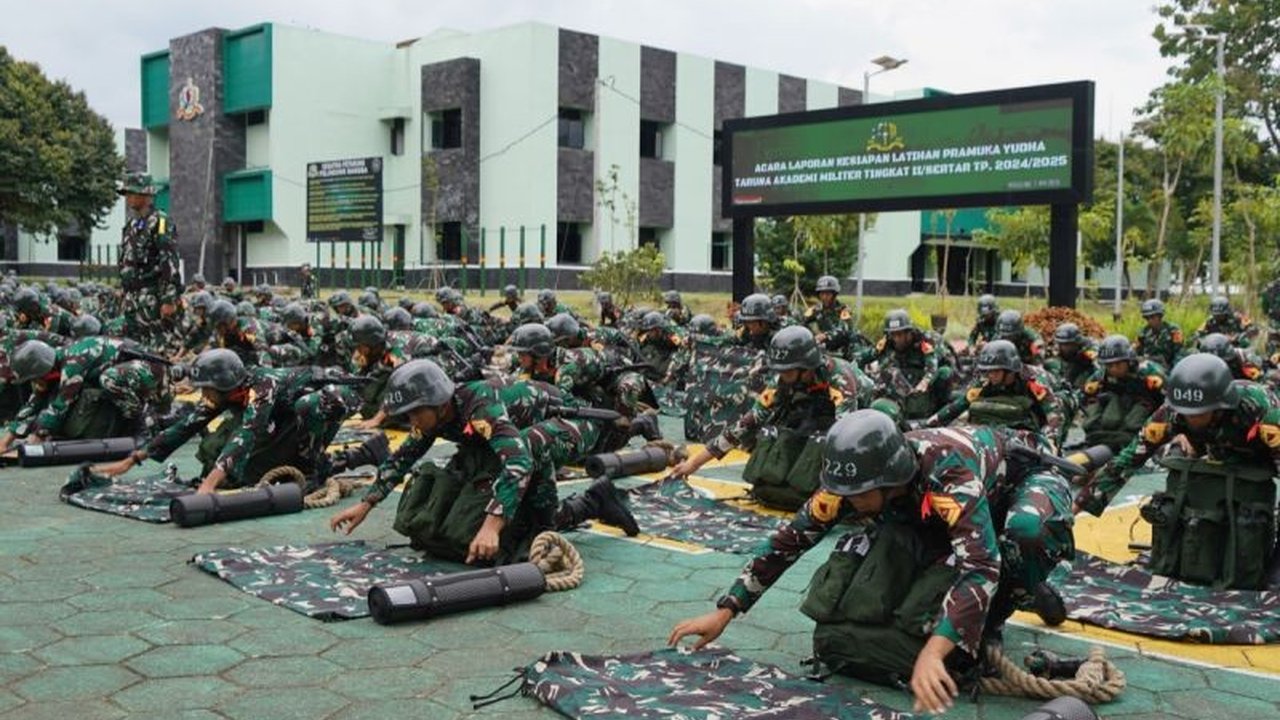 Danmentar Akmil menerima laporan kesiapan latihan Pramuka Yudha bagi Taruna Tingkat II/Sertar Tahun Pendidikan 2024/2025 yang akan berlangsung di beberapa wilayah Jawa Tengah.
