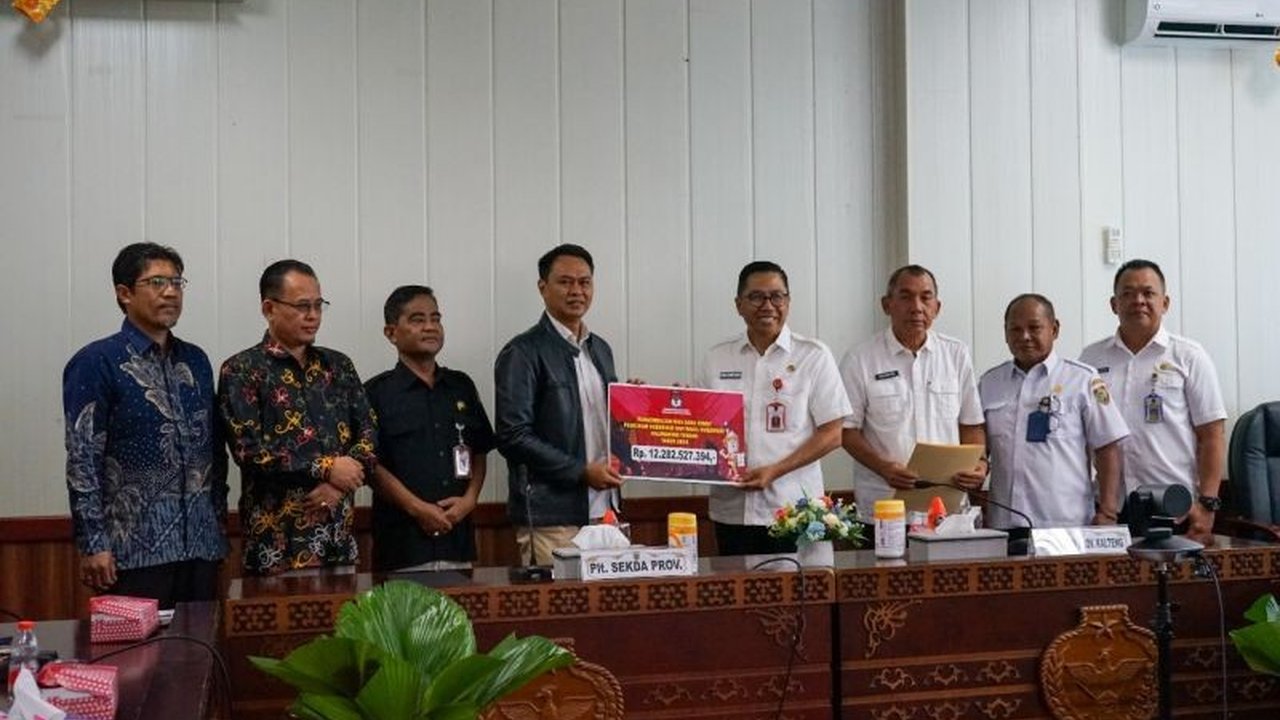 KPU Provinsi Kalimantan Tengah mengembalikan sisa dana hibah Pilkada 2024 senilai Rp12,2 miliar lebih ke Pemerintah Provinsi setelah Pilkada dimenangkan pasangan Agustiar Sabran-Edy Pratowo.