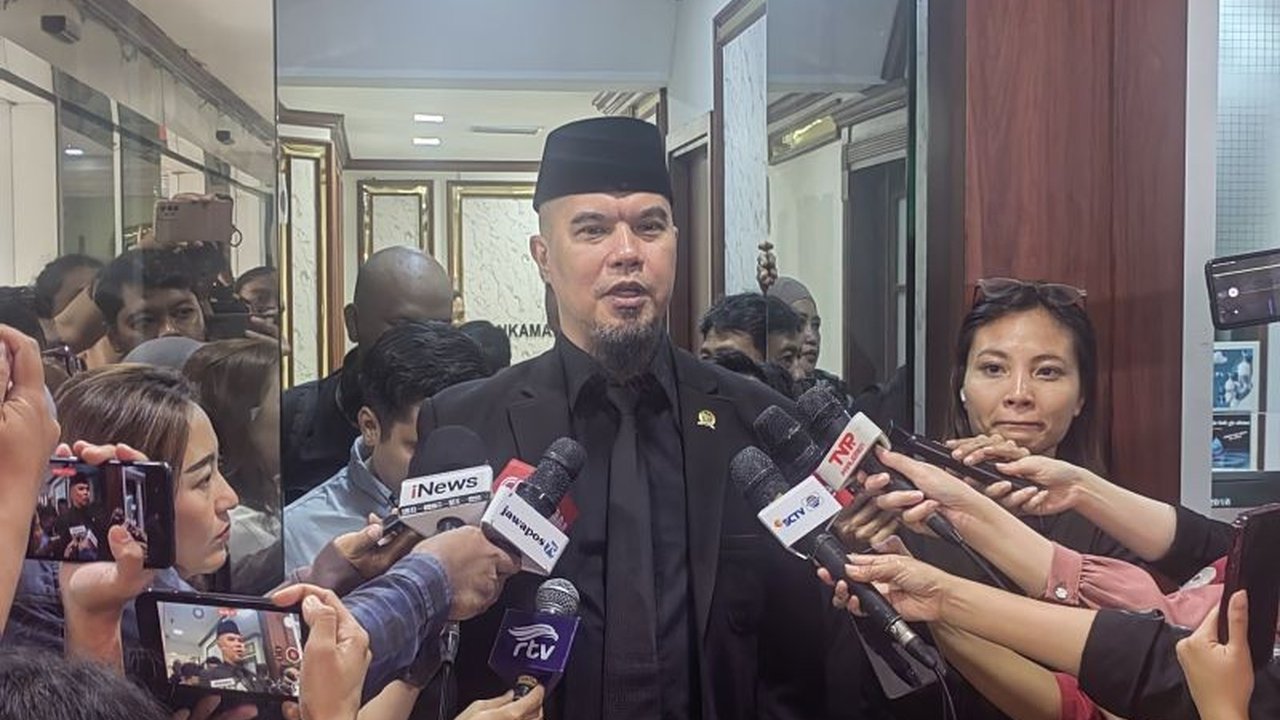 Mahkamah Kehormatan Dewan (MKD) DPR RI memutuskan Ahmad Dhani terbukti melanggar kode etik atas pernyataannya yang dinilai seksis, rasis, dan menghina marga.