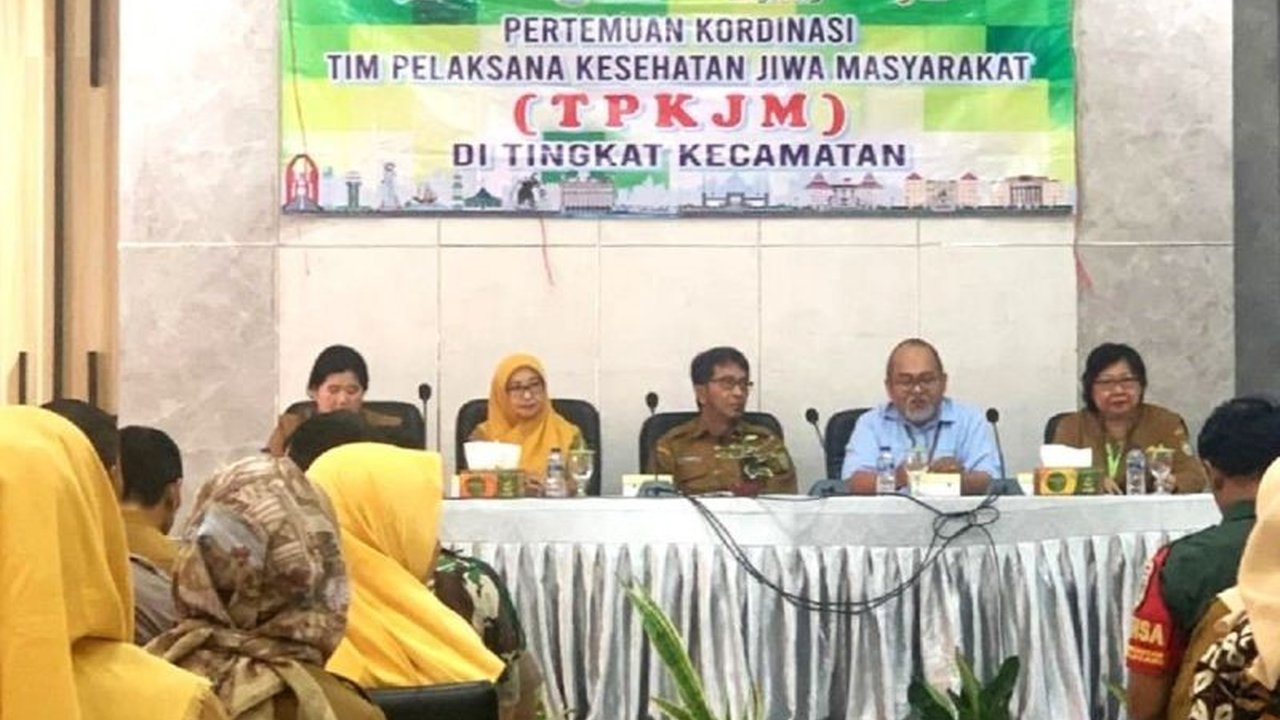 Dinas Kesehatan Kota Tangerang berkolaborasi dengan Kemenkes dan IPKJI dalam bimbingan teknis untuk meningkatkan layanan kesehatan jiwa masyarakat melalui penguatan Tim Pelaksana Kesehatan Jiwa Masyarakat (TPKJM).