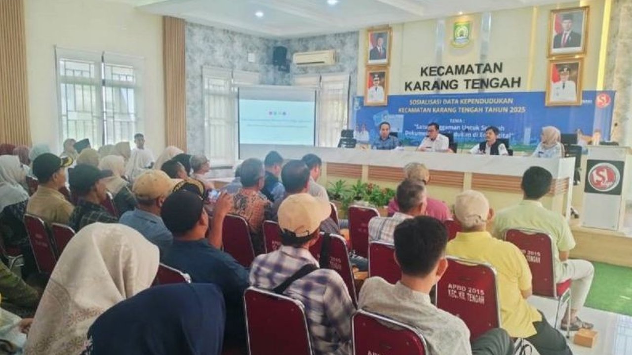 Dinas Dukcapil Kota Tangerang memasang target 30 persen warga yang telah merekam KTP elektronik untuk mengaktifkan Identitas Kependudukan Digital (IKD) hingga akhir tahun 2025, guna memudahkan akses layanan publik di era digital.