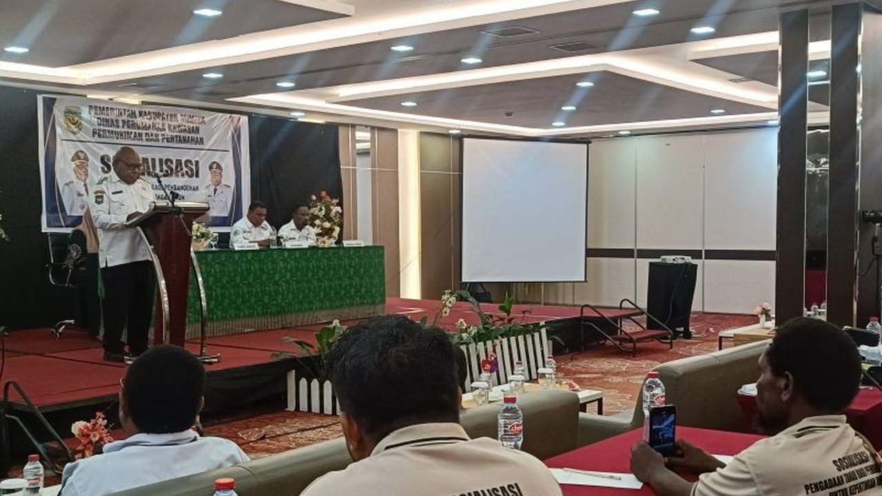 Pemerintah Kabupaten Mimika, Papua Tengah, sosialisasikan pengadaan tanah bagi pembangunan untuk kepentingan umum guna memastikan proses yang adil, transparan, dan sesuai hukum.