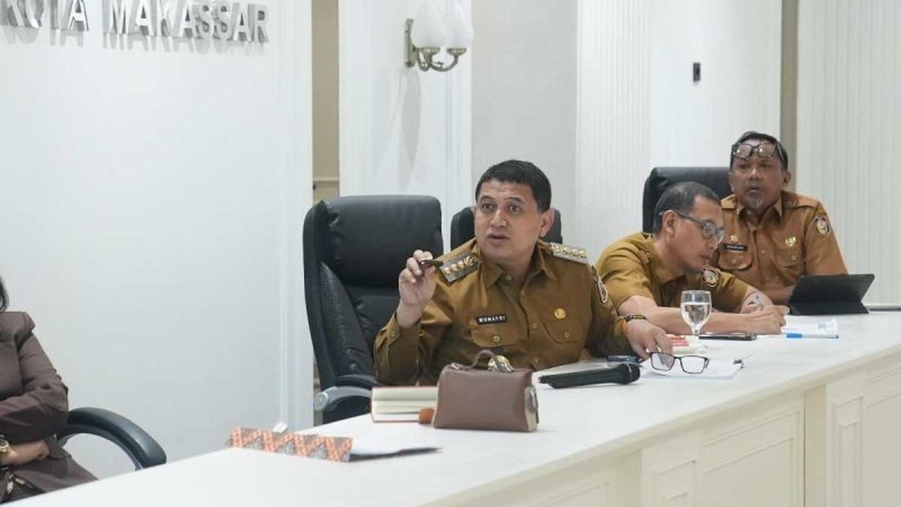 Wali Kota Makassar, Munafri Arifuddin, menekankan efisiensi anggaran dan fokus pada program prioritas seperti layanan kesehatan, pendidikan, dan infrastruktur, demi efektivitas pelayanan publik.