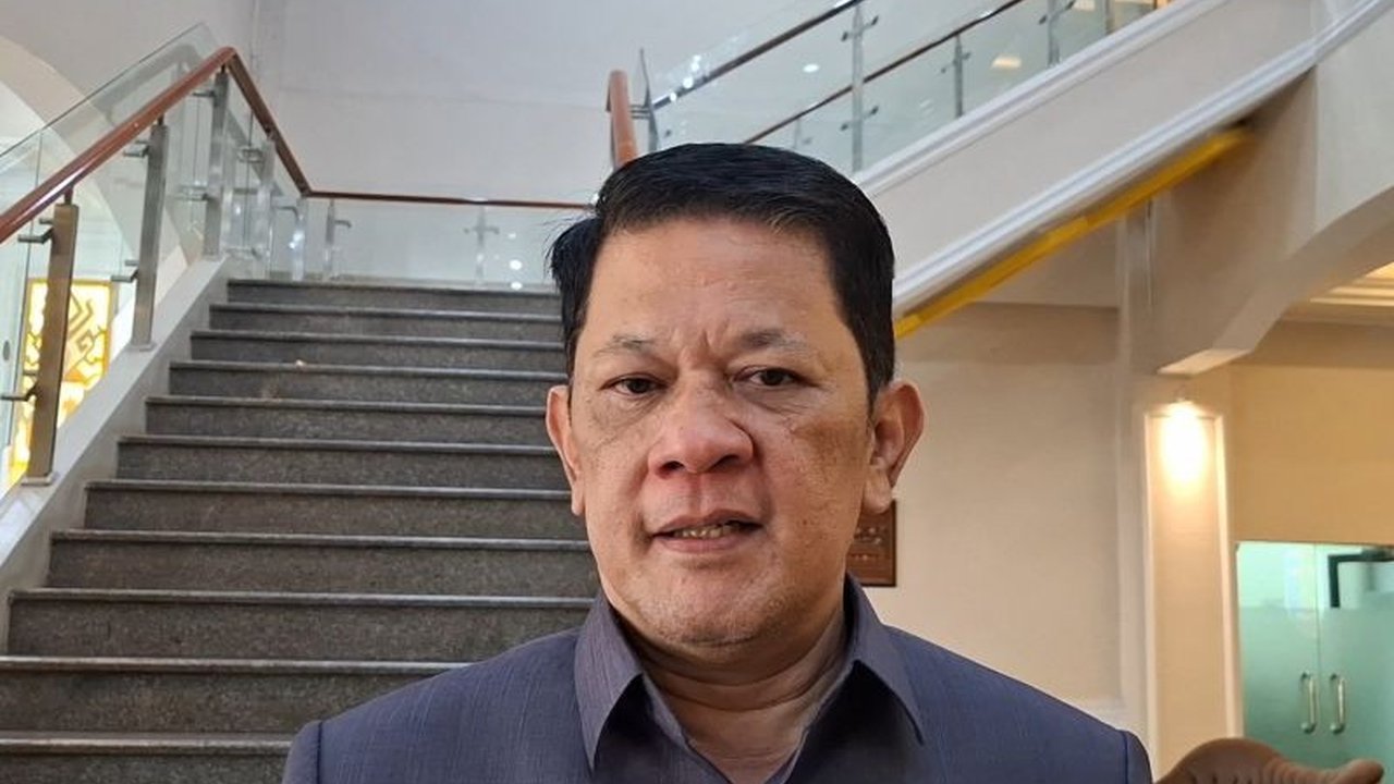 Pemprov Lampung berupaya mencegah PHK massal dengan membangun hubungan industrial yang harmonis antara perusahaan, pekerja, dan pemerintah, guna menjaga pertumbuhan ekonomi daerah.