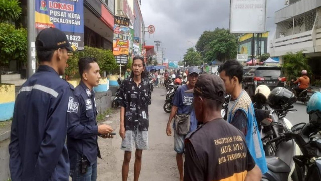 Pemerintah Kota Pekalongan berupaya optimalkan sistem informasi juru parkir untuk mencegah pungutan liar, meningkatkan pendapatan daerah, dan memberikan kemudahan bagi masyarakat.