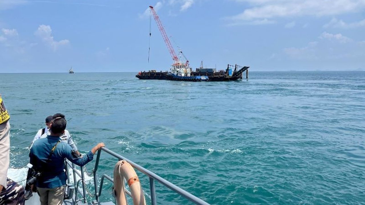 Pembangunan menara suar di Pulau Karang Singa, perbatasan Kepri, capai 87% dan ditargetkan rampung Juli 2025, perkuat kedaulatan dan keselamatan pelayaran Indonesia.