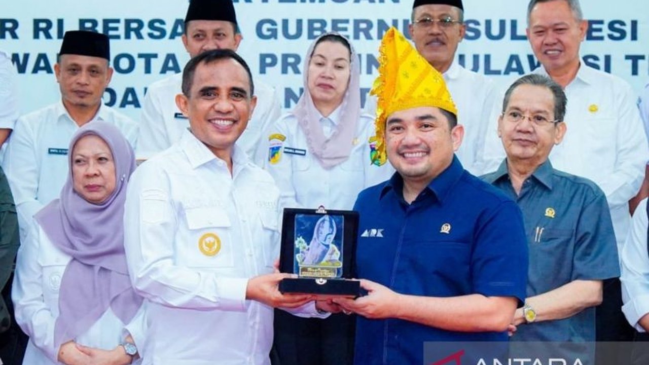 Komisi II DPR RI mengungkapkan rencana pembubaran sejumlah BUMD di Sulawesi Tengah karena dinilai menjadi beban daerah, sementara 70 persen lainnya perlu penyehatan kinerja.