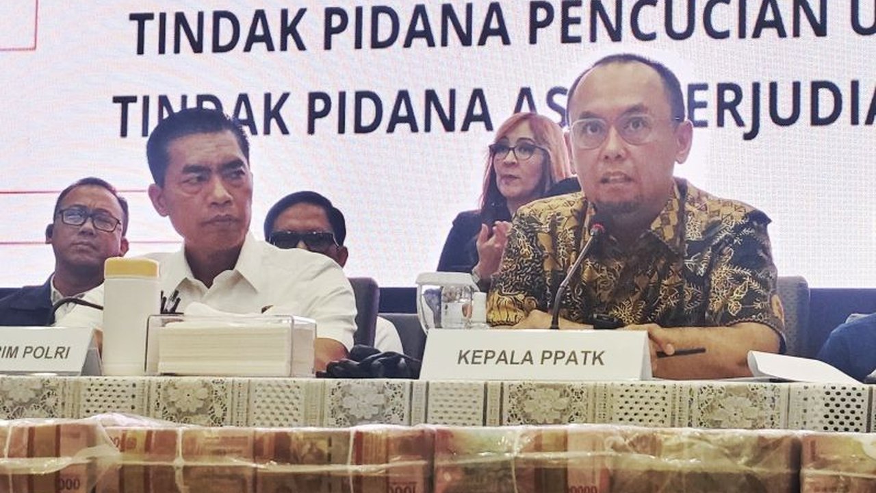 PPATK berhasil menurunkan deposit judi online menjadi Rp6,2 triliun di kuartal pertama 2025, turun drastis dari Rp15 triliun di periode yang sama tahun lalu, dengan sebagian besar pemain berasal dari kalangan berpenghasilan rendah.