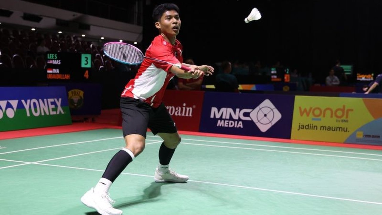 Pebulu tangkis muda Indonesia, Mohammad Zaki Ubaidillah atau Ubed, berhasil melaju ke babak kedua Taiwan Open 2025 usai menumbangkan unggulan keenam asal Taiwan, Chi Yu-jen, dengan skor dramatis 9-21, 21-17, 21-11.