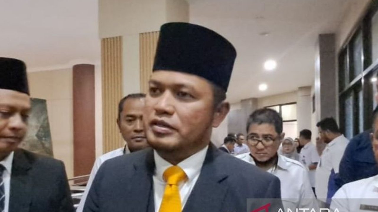 Pemerintah Provinsi Kalimantan Timur (Kaltim) meluncurkan pelatihan kerja gratis 'Wiramuda Academy' untuk menekan angka pengangguran dan mencetak SDM unggul, dengan fokus pada peningkatan kualitas lulusan SMK dan pengembangan jiwa kewirausahaan.